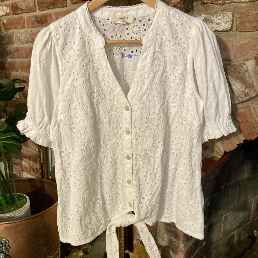 Anthropologie | Porridge Zulu White Eyelet Button-Front Tie-Hem Blouse EUC Sz S